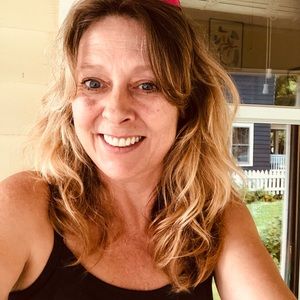 Meet your Posher, Brenda